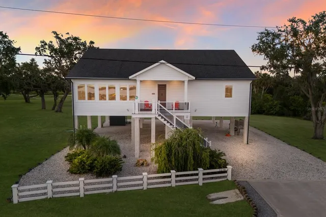 $1,895,000 | 1610 Bayshore Drive, Terra Ceia, FL 34250