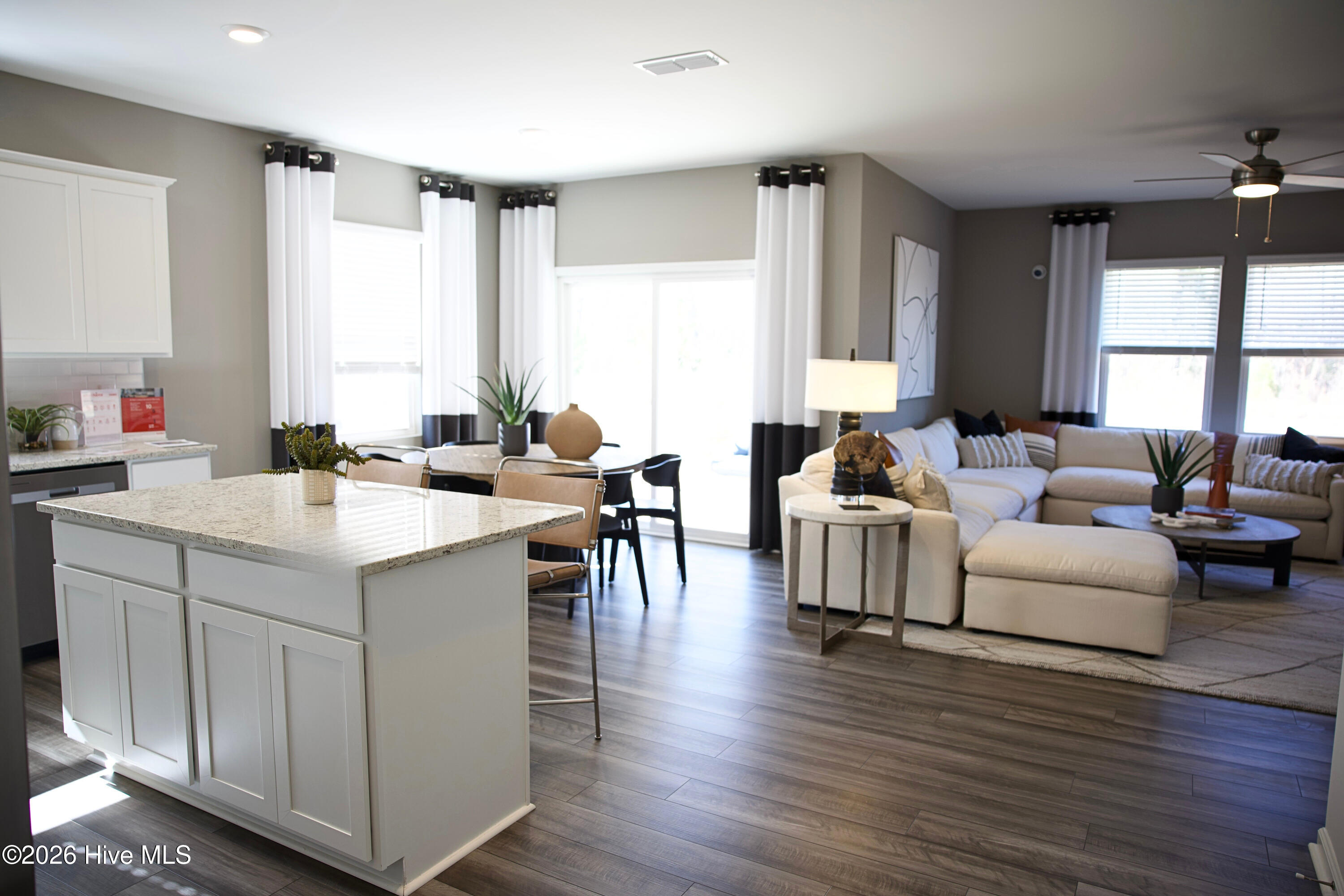 209 Ocean Pointe Boulevard Southeast, Unit 201 Bolivia, NC 28422 - Photo 5 of 19 KITCHEN.2