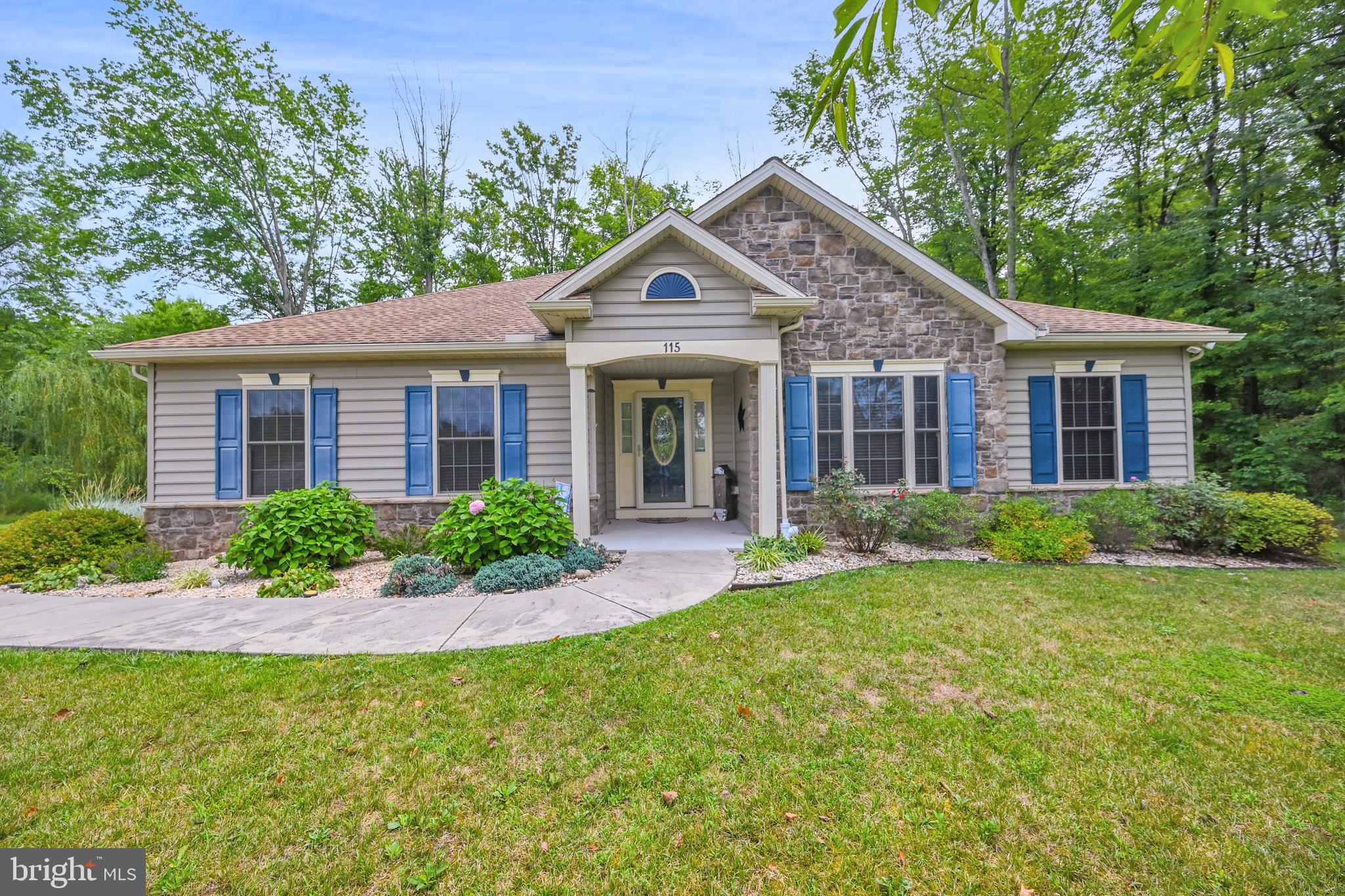115 Lake Road Thomasville, PA 17364 - Photo 3 of 46 Gallery Image 3