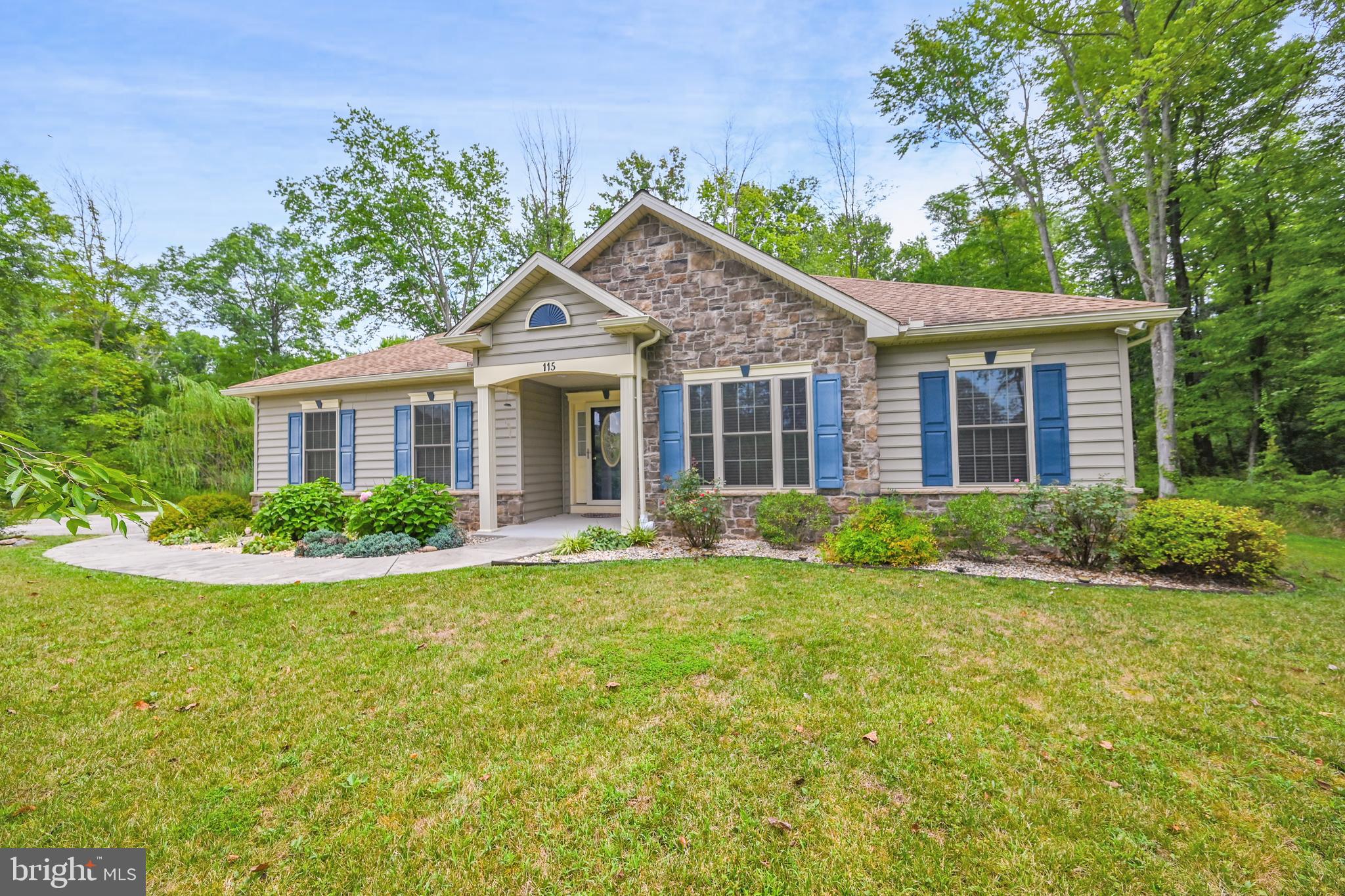 115 Lake Road Thomasville, PA 17364 - Photo 4 of 46 Gallery Image 4
