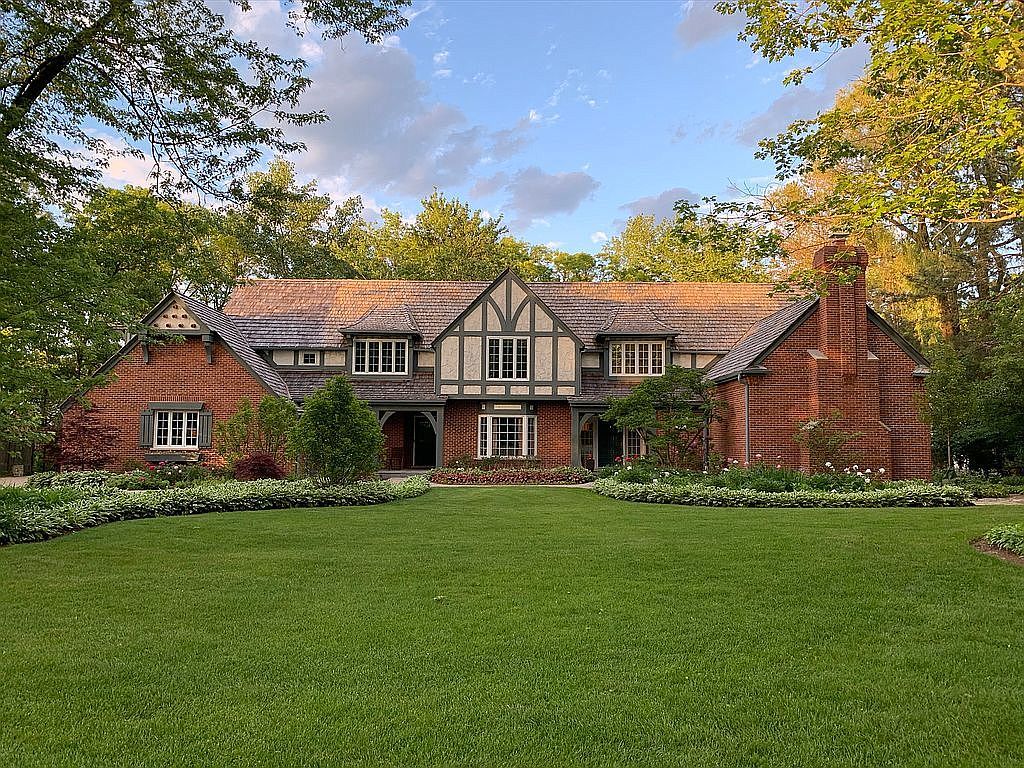 653 Rockefeller Road Lake Forest, IL 60045 - Photo 1 of 36