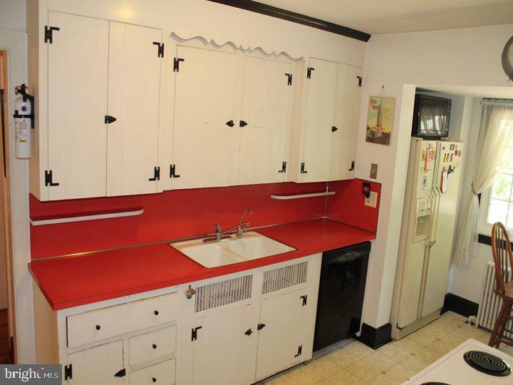 113 Lampeter Road Lancaster, PA 17602 - Photo 11 of 20 Gallery Image 11