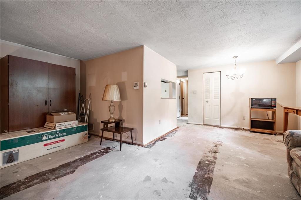 505 Hunters Path Road Bridgeville, PA 15017 - Photo 9 of 22 Gallery Image 9