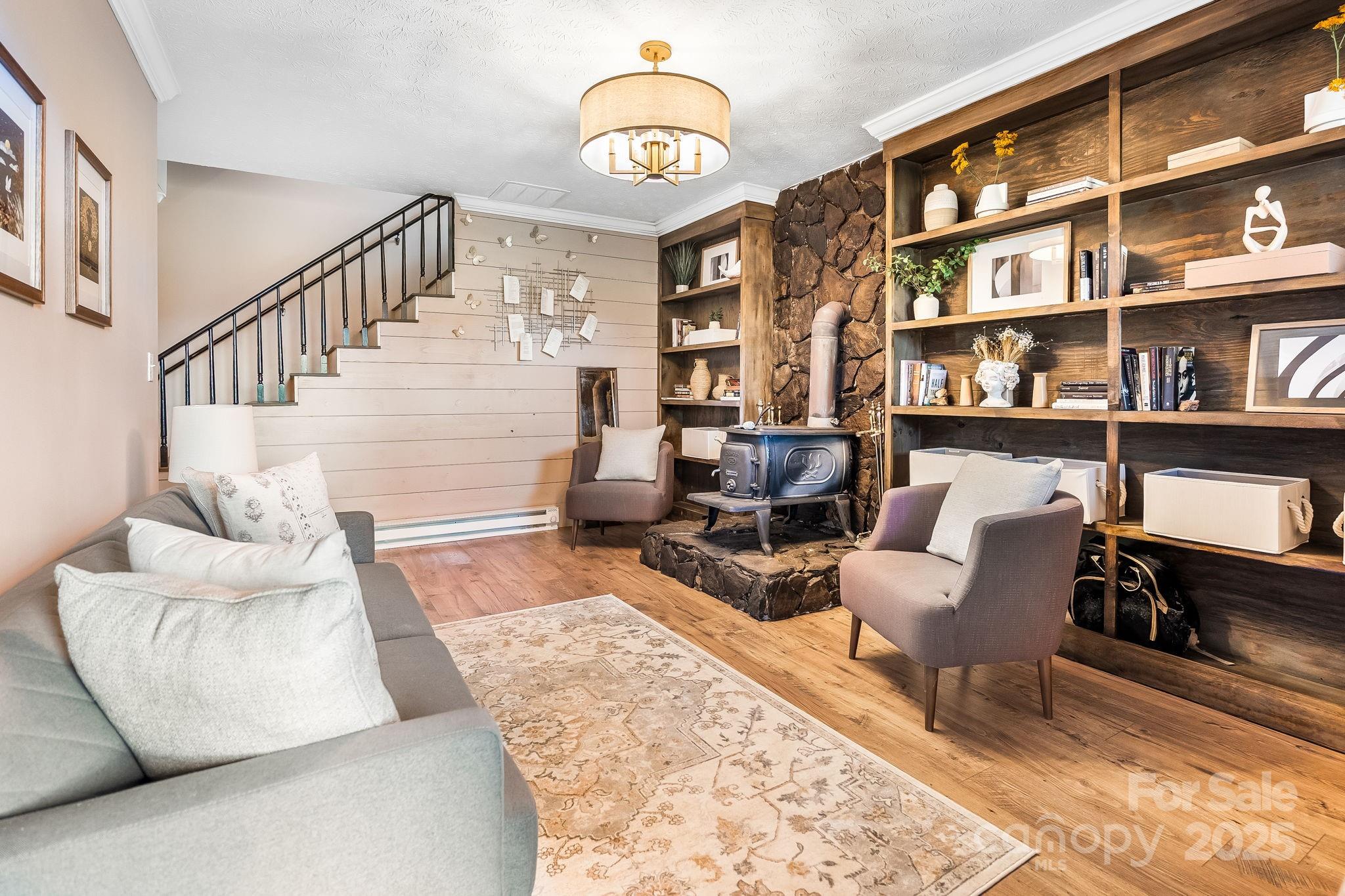 146 Promiseland Road Canton, NC 28716 - Photo 19 of 30 a living room with furniture