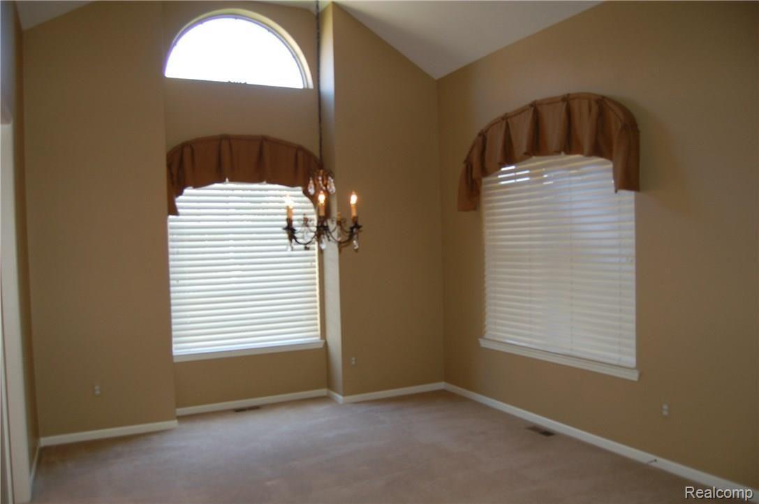 3616 Winding Brk Circle Rochester, MI 48309 - Photo 8 of 30 Dining Room with Vaulted Ceiling