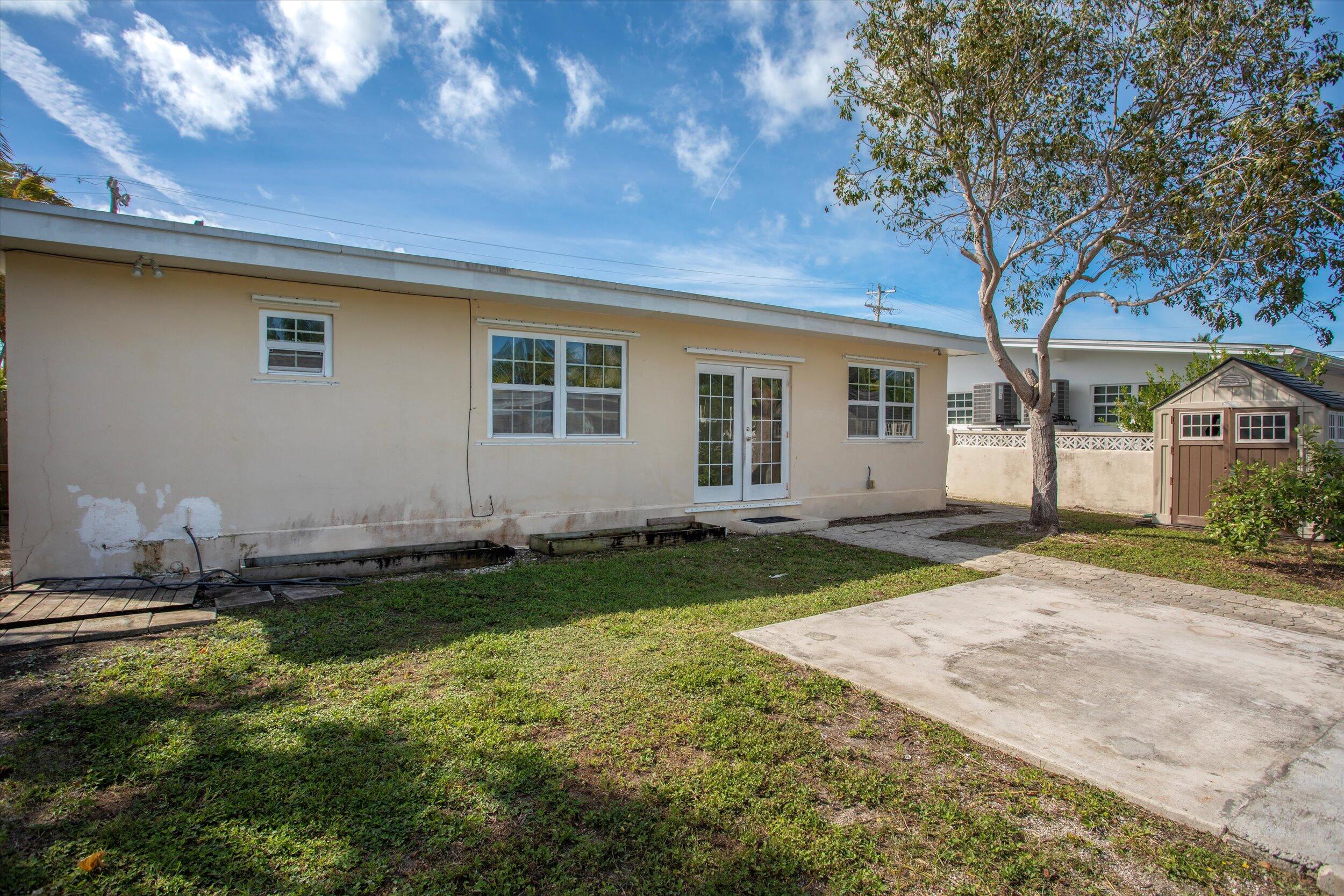 74 Key Haven Road Key West, FL 33040 - Photo 10 of 28 a backyard of a house