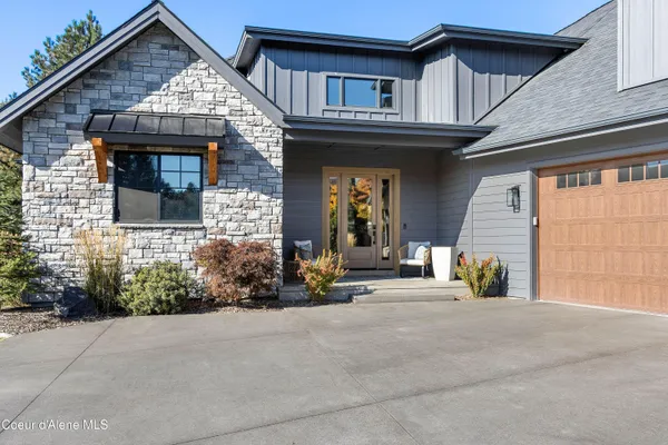 $1,350,000 | 1276 East Hofmeister Court, Hayden Lake, ID 83835