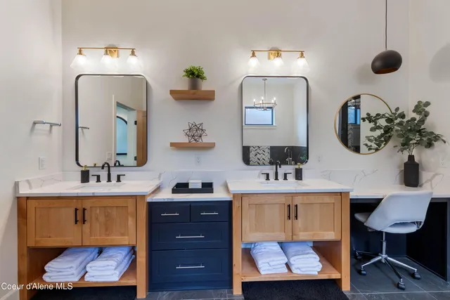 $1,450,000 | 1276 East Hofmeister Court, Hayden Lake, ID 83835