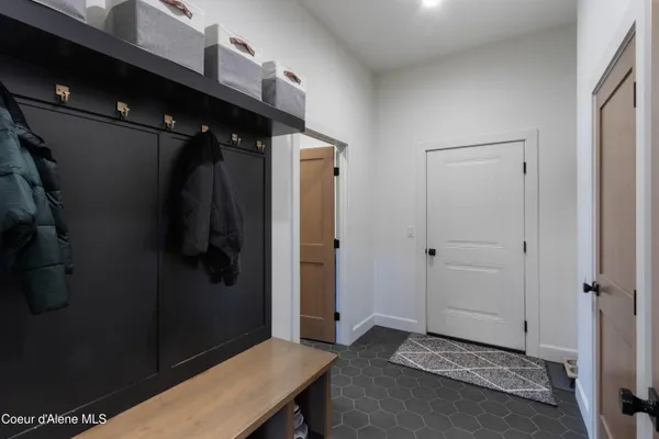 $1,350,000 | 1276 East Hofmeister Court, Hayden Lake, ID 83835