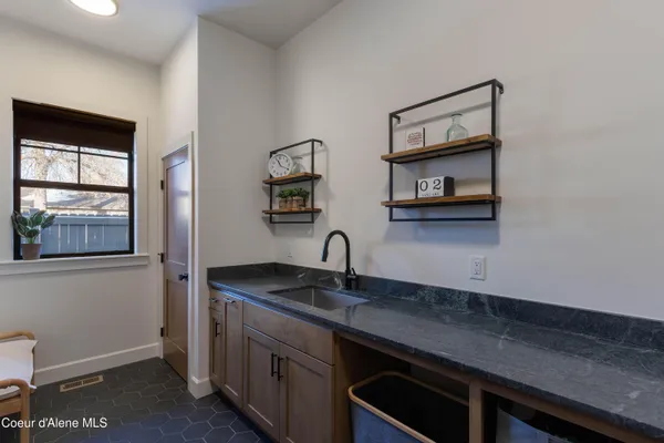 $1,350,000 | 1276 East Hofmeister Court, Hayden Lake, ID 83835