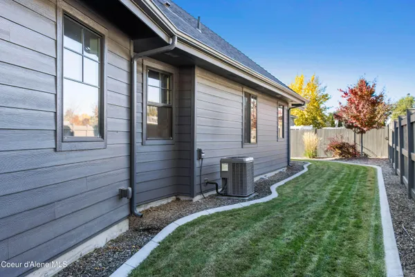 $1,350,000 | 1276 East Hofmeister Court, Hayden Lake, ID 83835