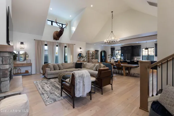 $1,350,000 | 1276 East Hofmeister Court, Hayden Lake, ID 83835