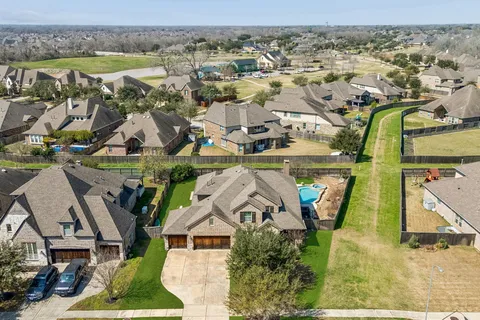 $625,000 | 29918 Valley Terrace Drive, Fulshear, TX 77406