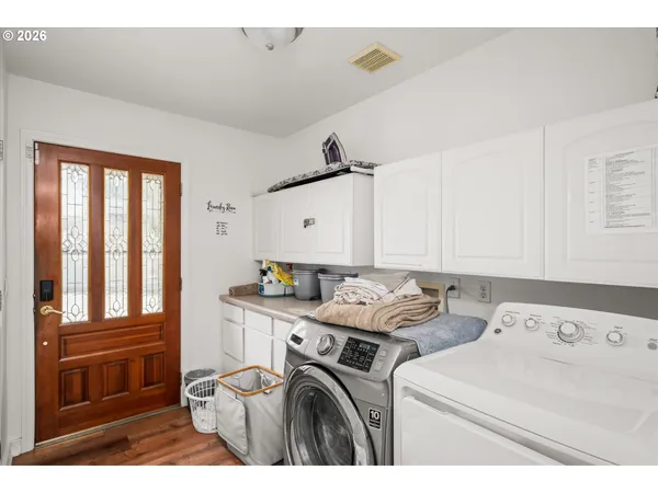 $995,000 | 805 Queens Avenue, Creswell, OR 97426