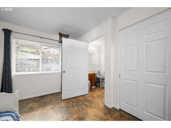 $995,000 | 805 Queens Avenue, Creswell, OR 97426