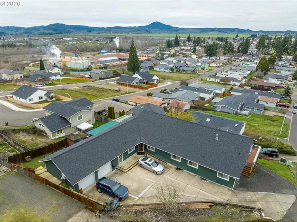 $995,000 | 805 Queens Avenue, Creswell, OR 97426