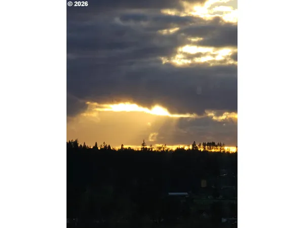 $995,000 | 805 Queens Avenue, Creswell, OR 97426