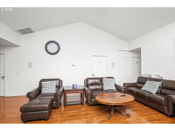 $995,000 | 805 Queens Avenue, Creswell, OR 97426