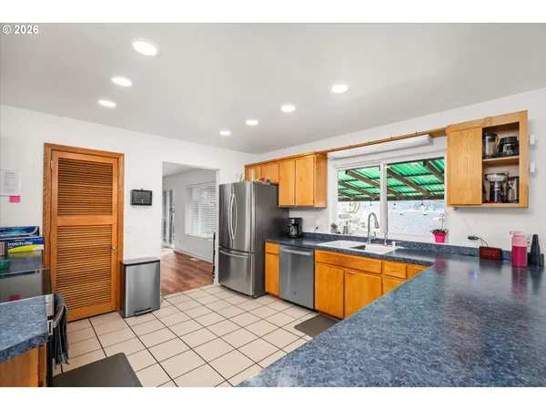 $995,000 | 805 Queens Avenue, Creswell, OR 97426