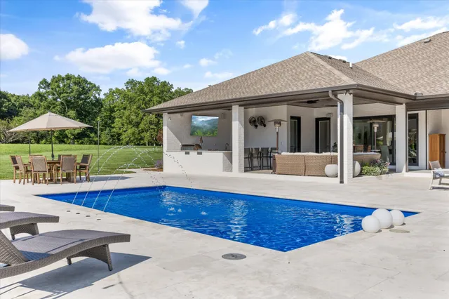 $1,379,900 | 125 Cedar Ridge Lane, Crossville, TN 38555