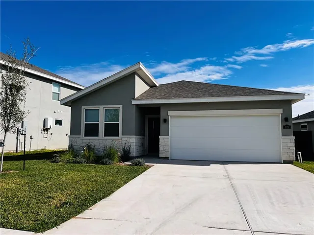 $1,950 | 829 South Templo Dorado Street, Mission, TX 78572