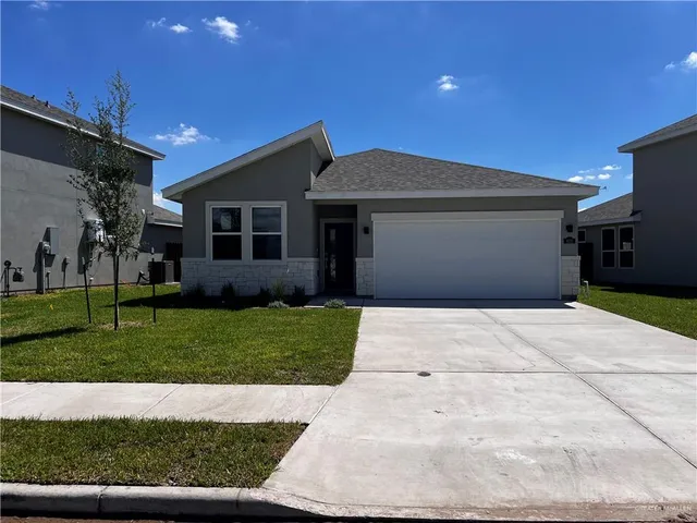 $1,950 | 829 South Templo Dorado Street, Mission, TX 78572