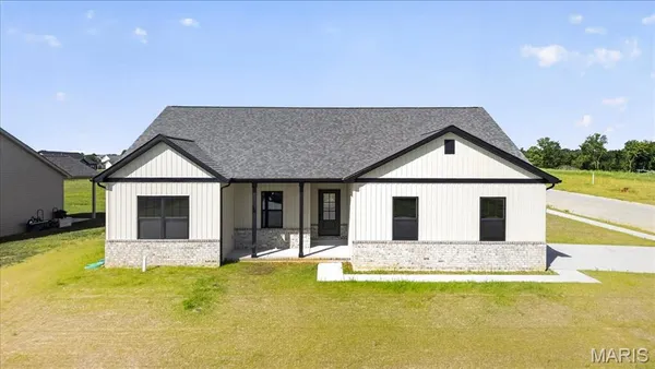 $449,500 | 951 Forbs Drive, Waterloo, IL 62298