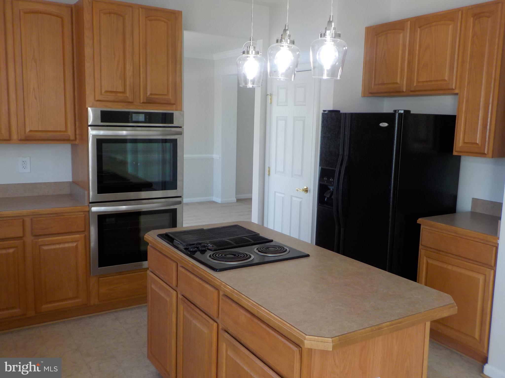 6911 Golden Raintree Court Clinton, MD 20735 - Photo 7 of 30 Kitchen