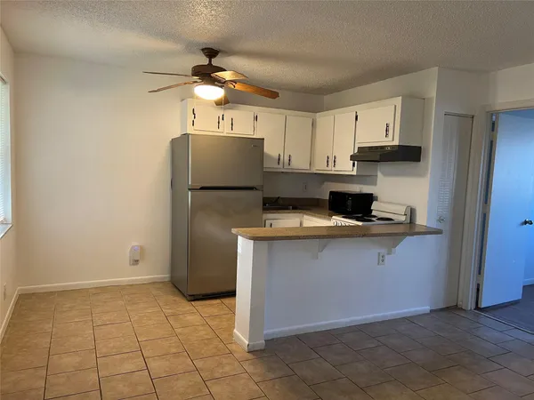 $1,350 | 5168 Northeast 6th Avenue, Unit 429, Fort Lauderdale, FL 33334