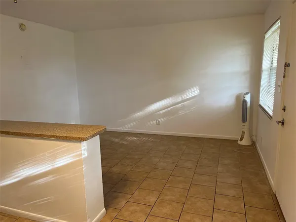 $1,350 | 5168 Northeast 6th Avenue, Unit 429, Fort Lauderdale, FL 33334