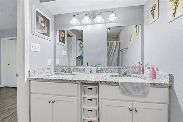 $2,200 | 1728 South Bent Tree Trail, Grand Prairie, TX 75052