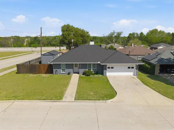 $2,200 | 1728 South Bent Tree Trail, Grand Prairie, TX 75052