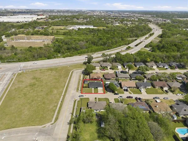 $2,200 | 1728 South Bent Tree Trail, Grand Prairie, TX 75052