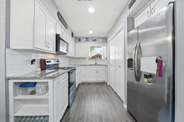 $2,200 | 1728 South Bent Tree Trail, Grand Prairie, TX 75052
