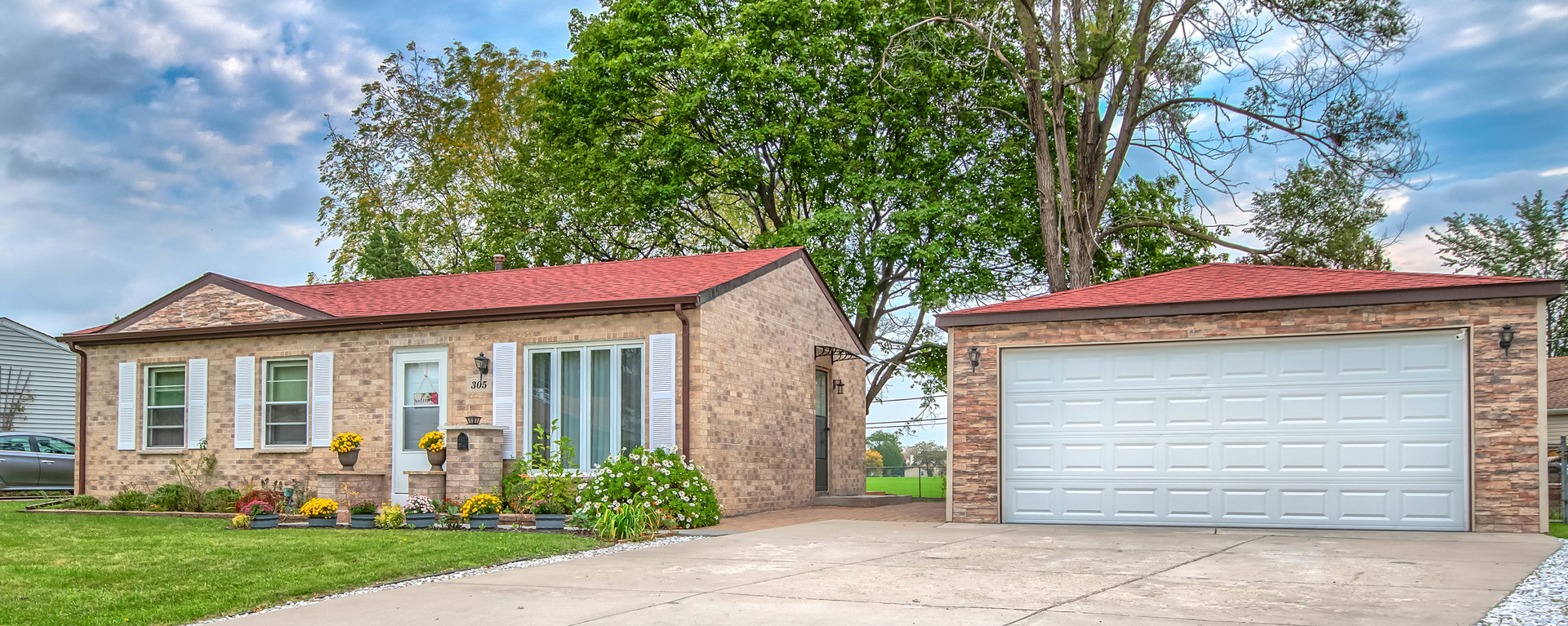 305 Ridge Circle Streamwood, IL 60107 - Photo 2 of 19