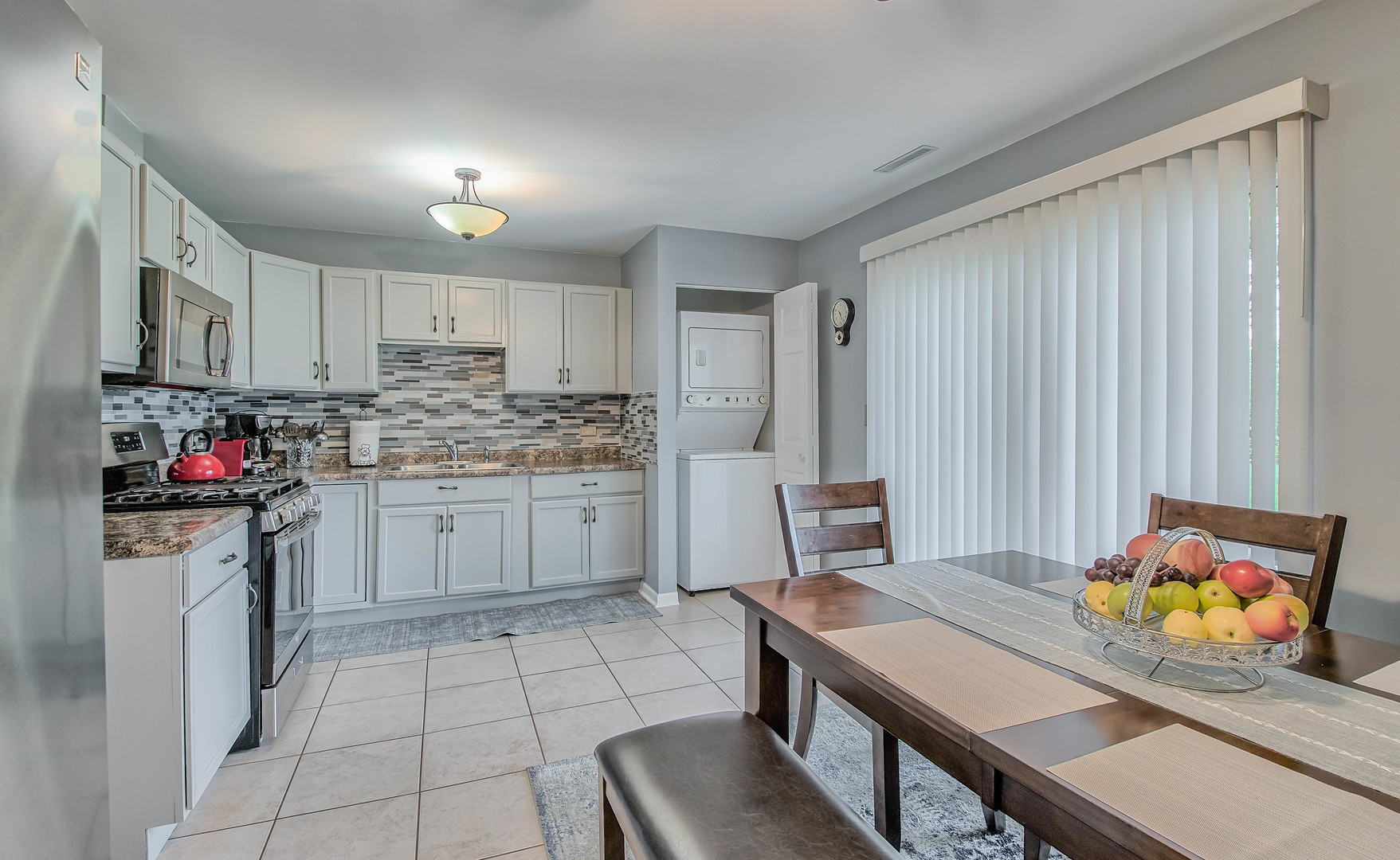 305 Ridge Circle Streamwood, IL 60107 - Photo 6 of 19