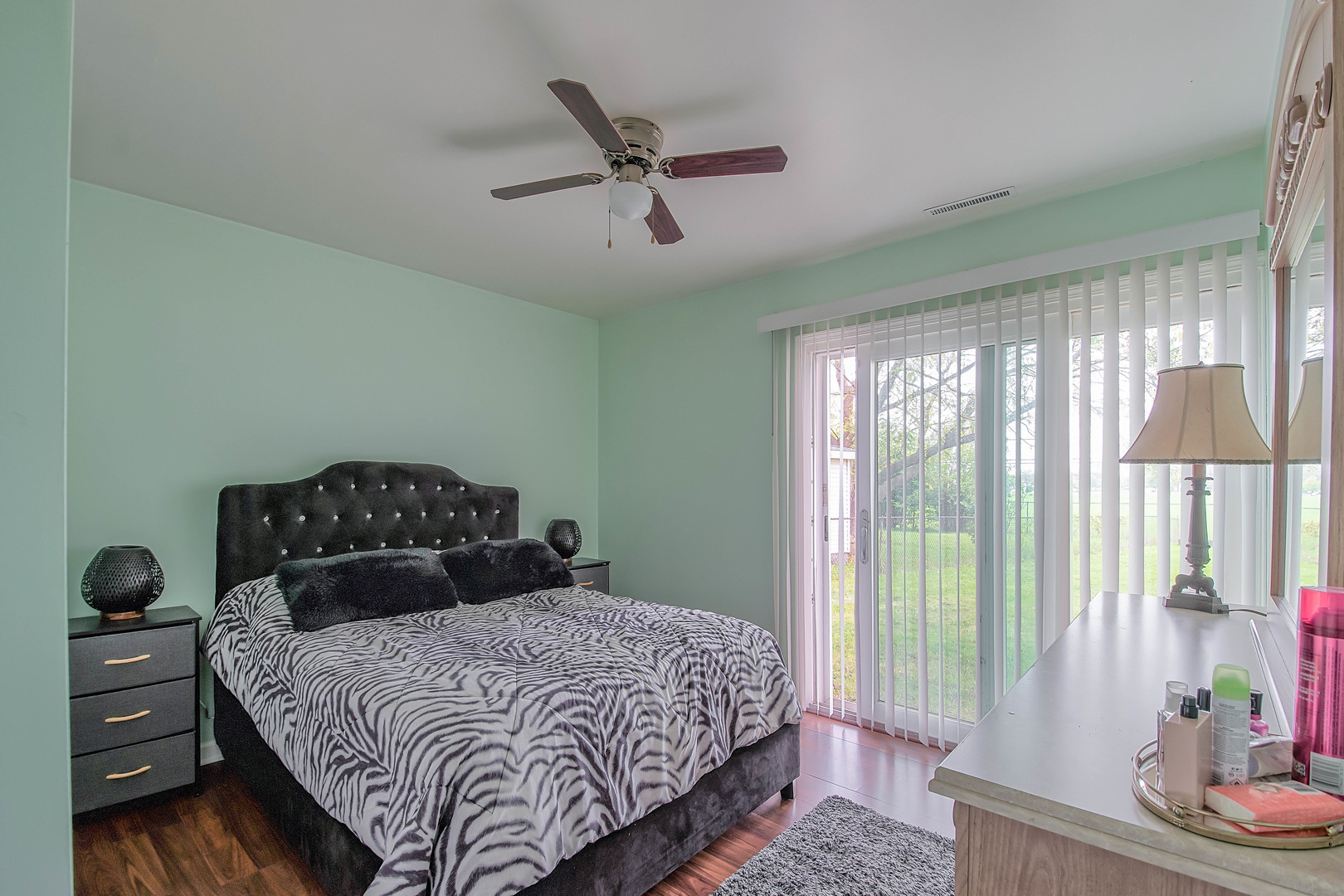 305 Ridge Circle Streamwood, IL 60107 - Photo 10 of 19