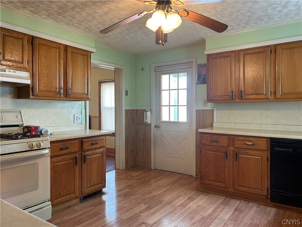 150 Cottage Street Auburn, NY 13021 - Photo 8 of 20 Gallery Image 8