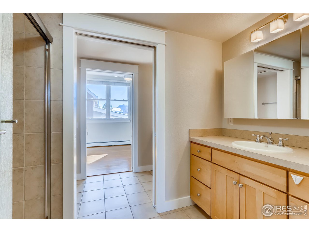 1624 Yellow Pine Avenue Boulder, CO 80304 - Photo 15 of 39 Main Floor 3/4 Bathroom