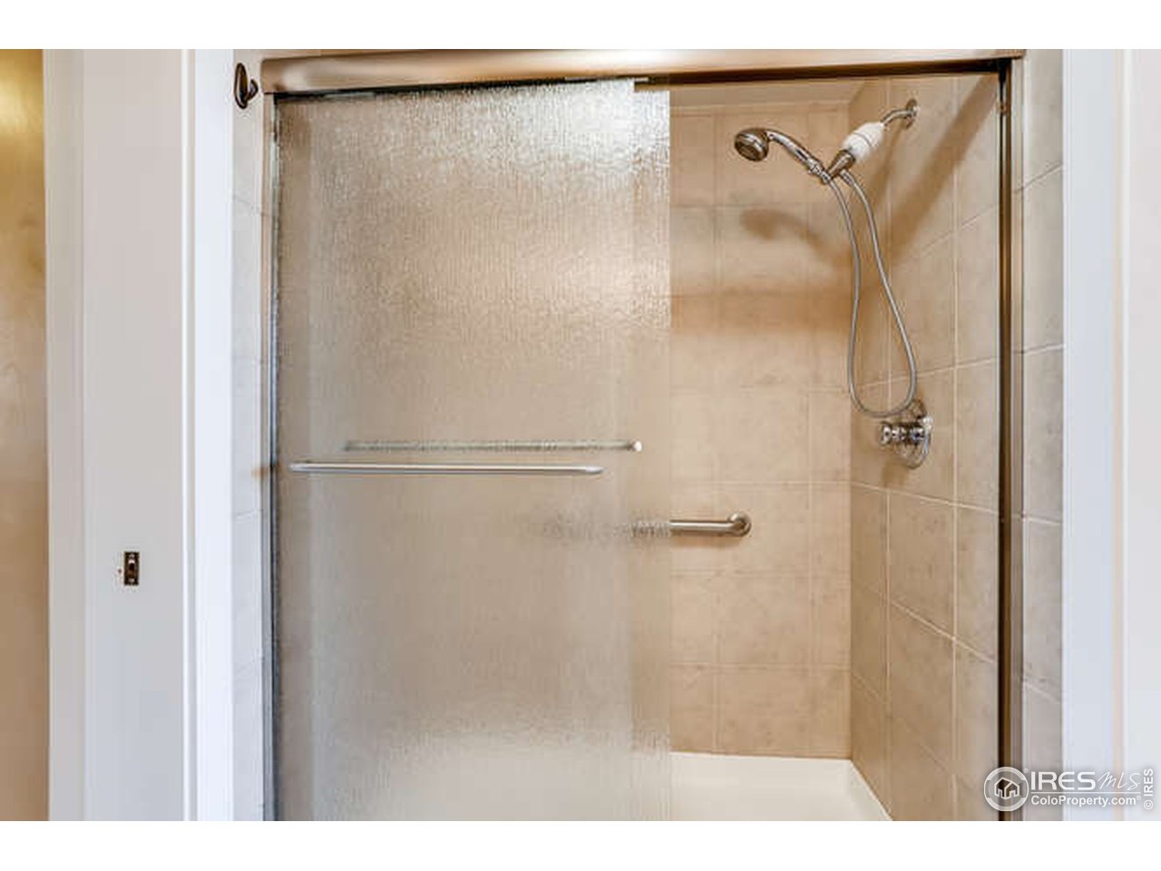 1624 Yellow Pine Avenue Boulder, CO 80304 - Photo 16 of 39 Main Floor Shower