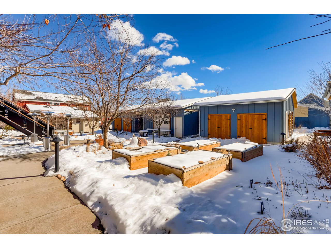 1624 Yellow Pine Avenue Boulder, CO 80304 - Photo 28 of 39 Center Courtyard at Silver Sage