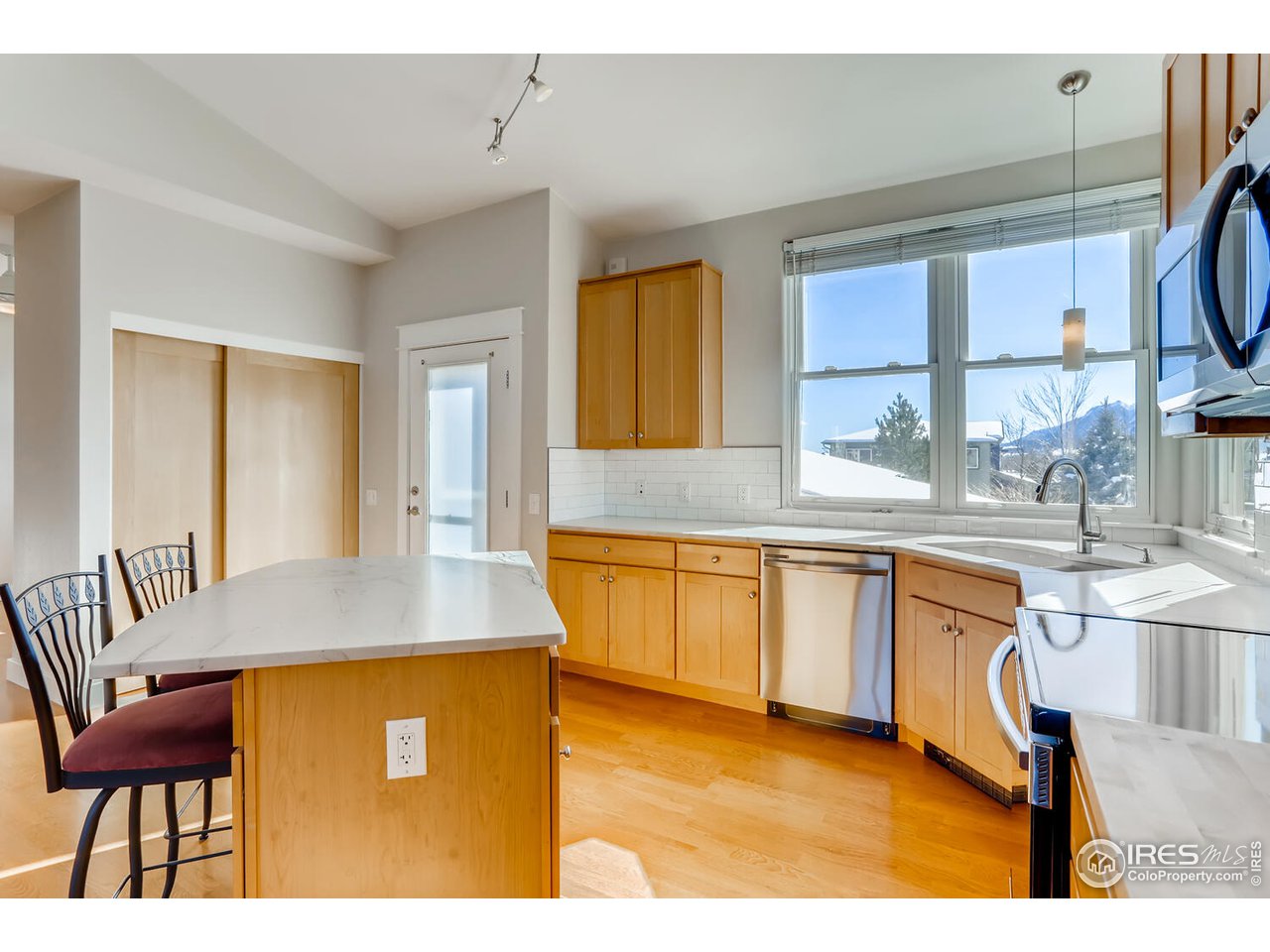 1624 Yellow Pine Avenue Boulder, CO 80304 - Photo 5 of 39 New Stainless Steel Appliances