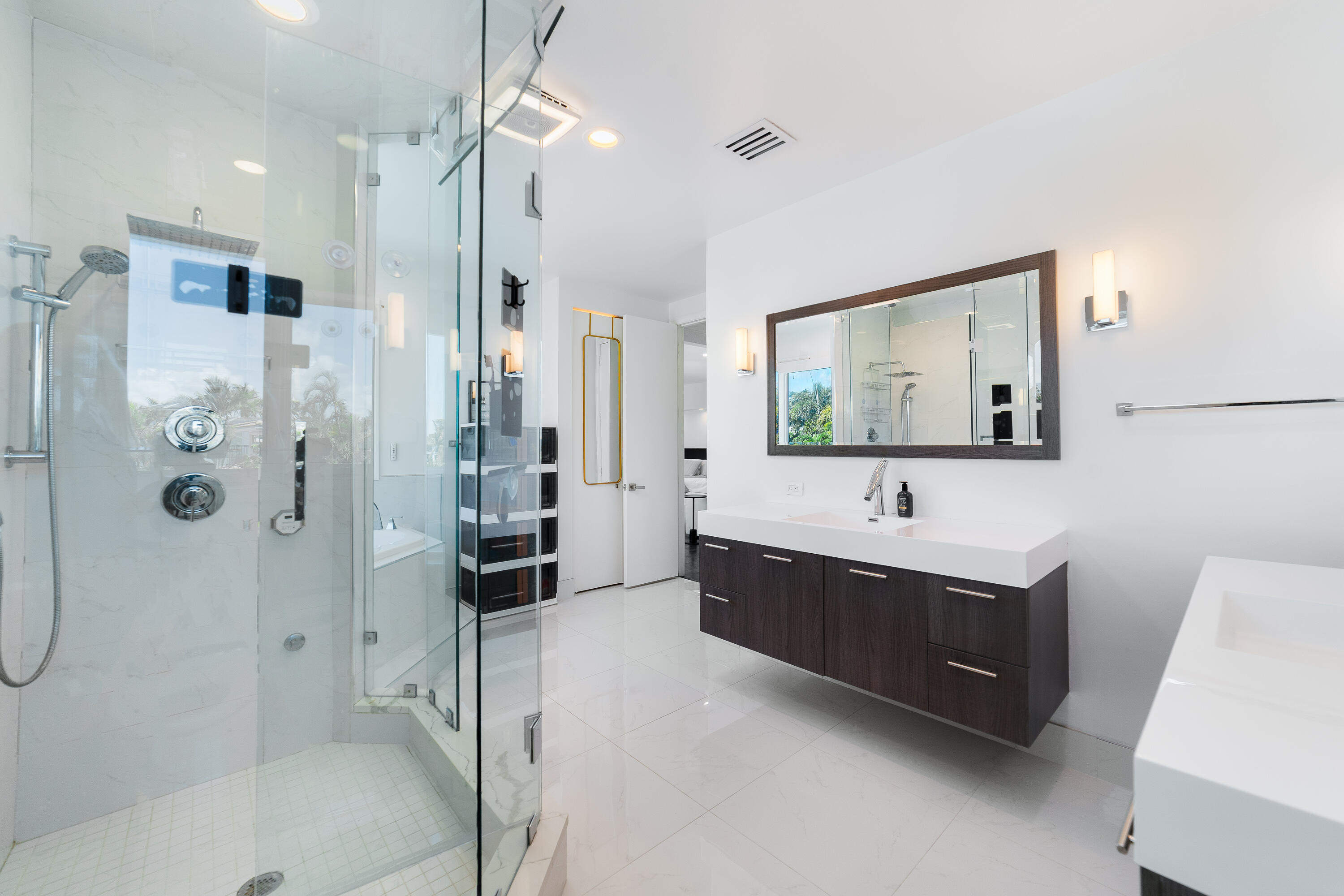 767 Harbour Drive Boca Raton, FL 33431 - Photo 31 of 79 Primary bathroom