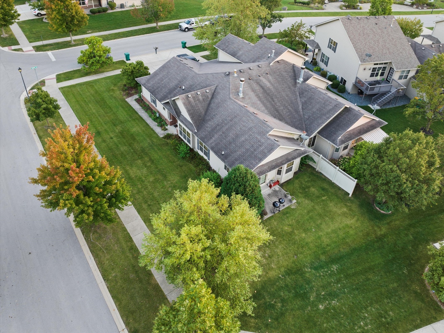 25426 Barrow Road Manhattan, IL 60442 - Photo 28 of 30 an aerial view of a house with garden space and street view