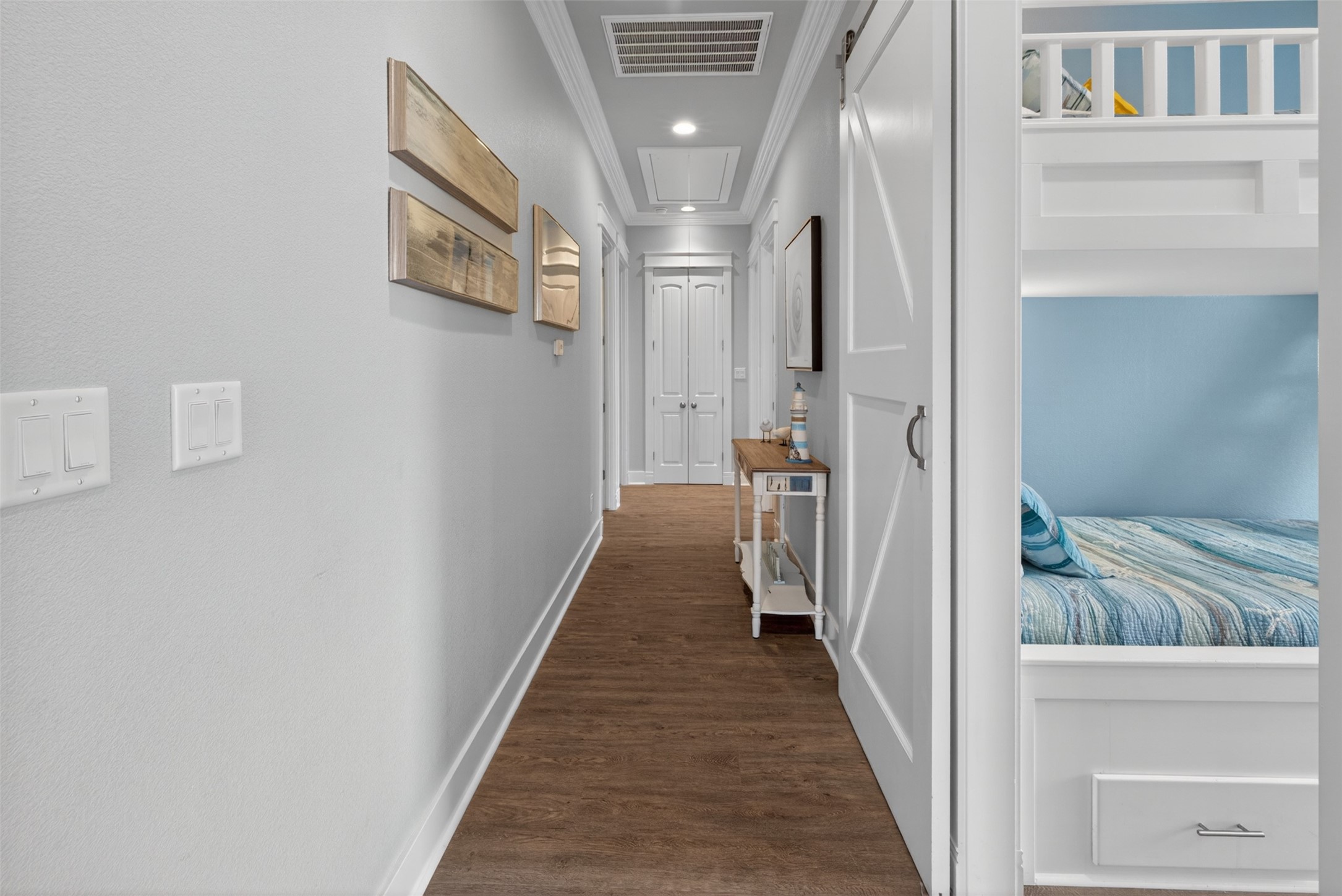 844 Eastview Crystal Beach, TX 77650 - Photo 11 of 41 Hallway