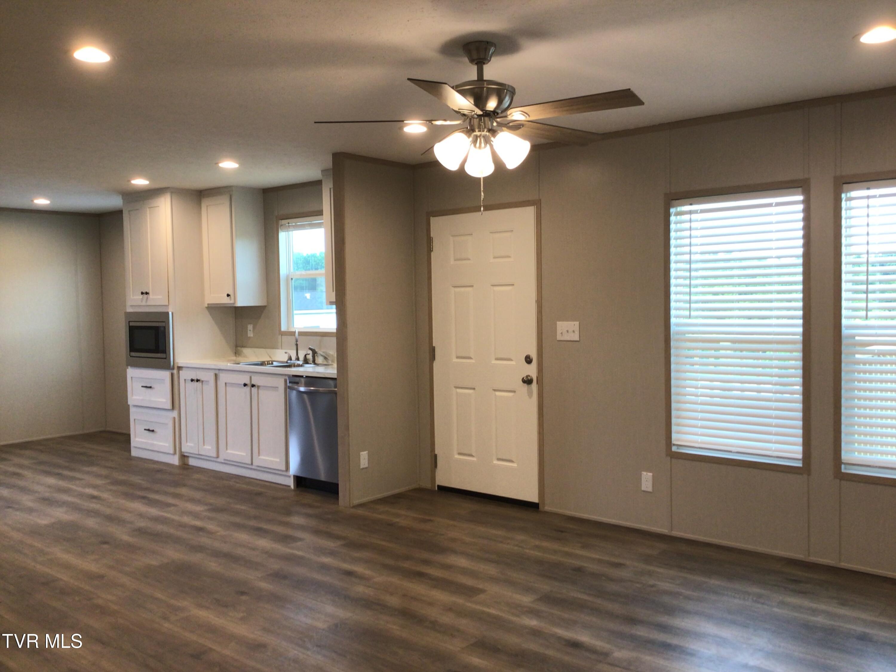 805 Dulaney Road Mosheim, TN 37818 - Photo 6 of 29 805 Dulaney Rd