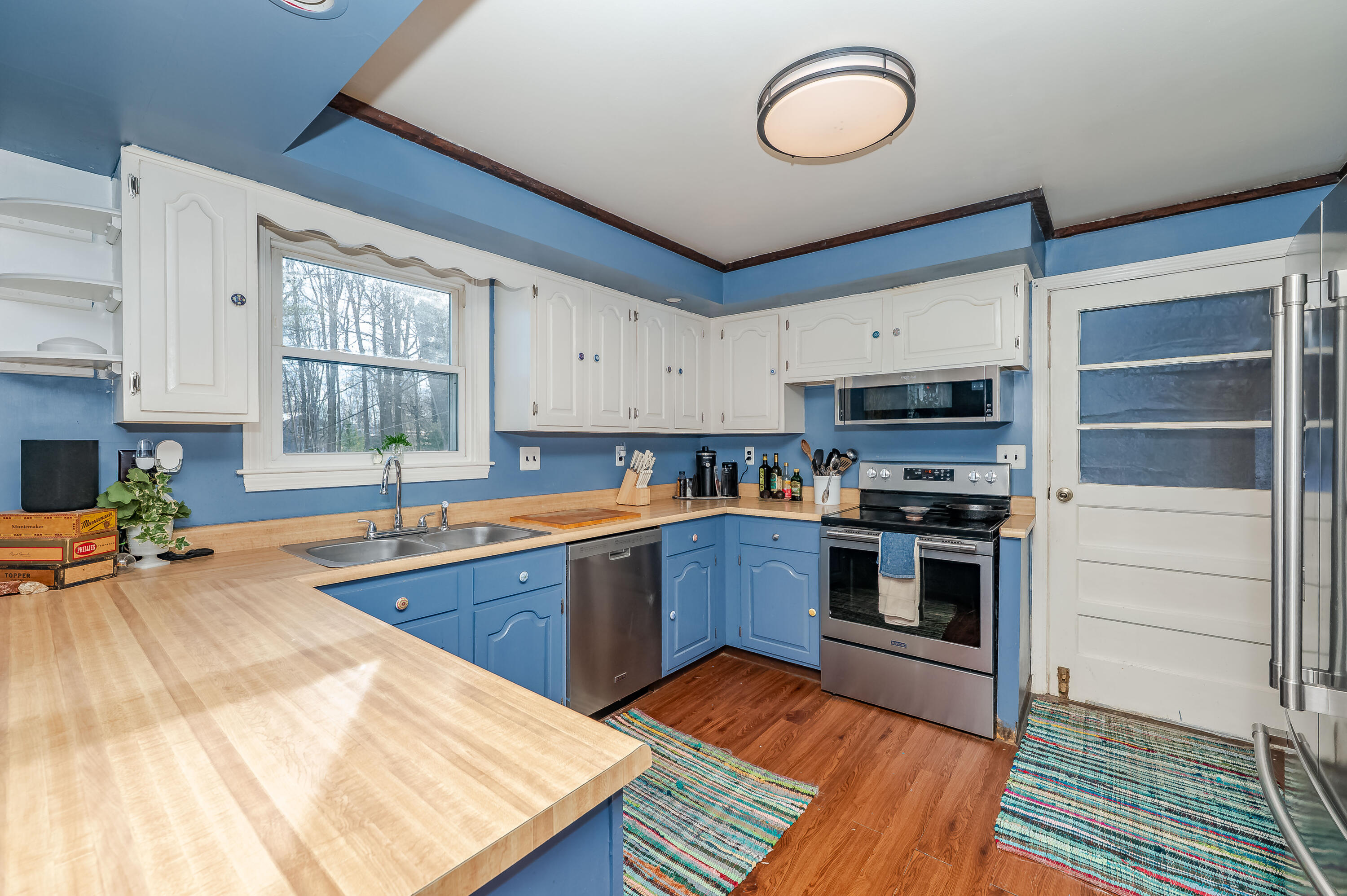 2 Wainwright Avenue Kittery, ME 03904 - Photo 9 of 23 _DSC2023