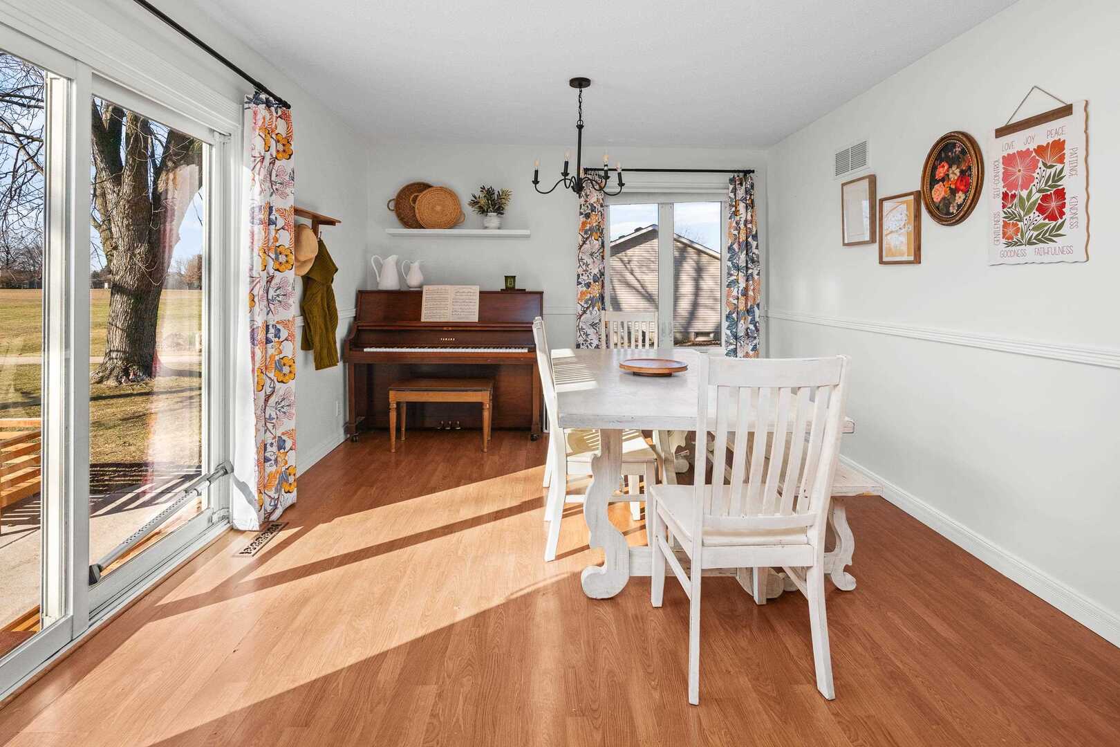 1037 Brookview Drive Dewitt, IA 52742 - Photo 8 of 34