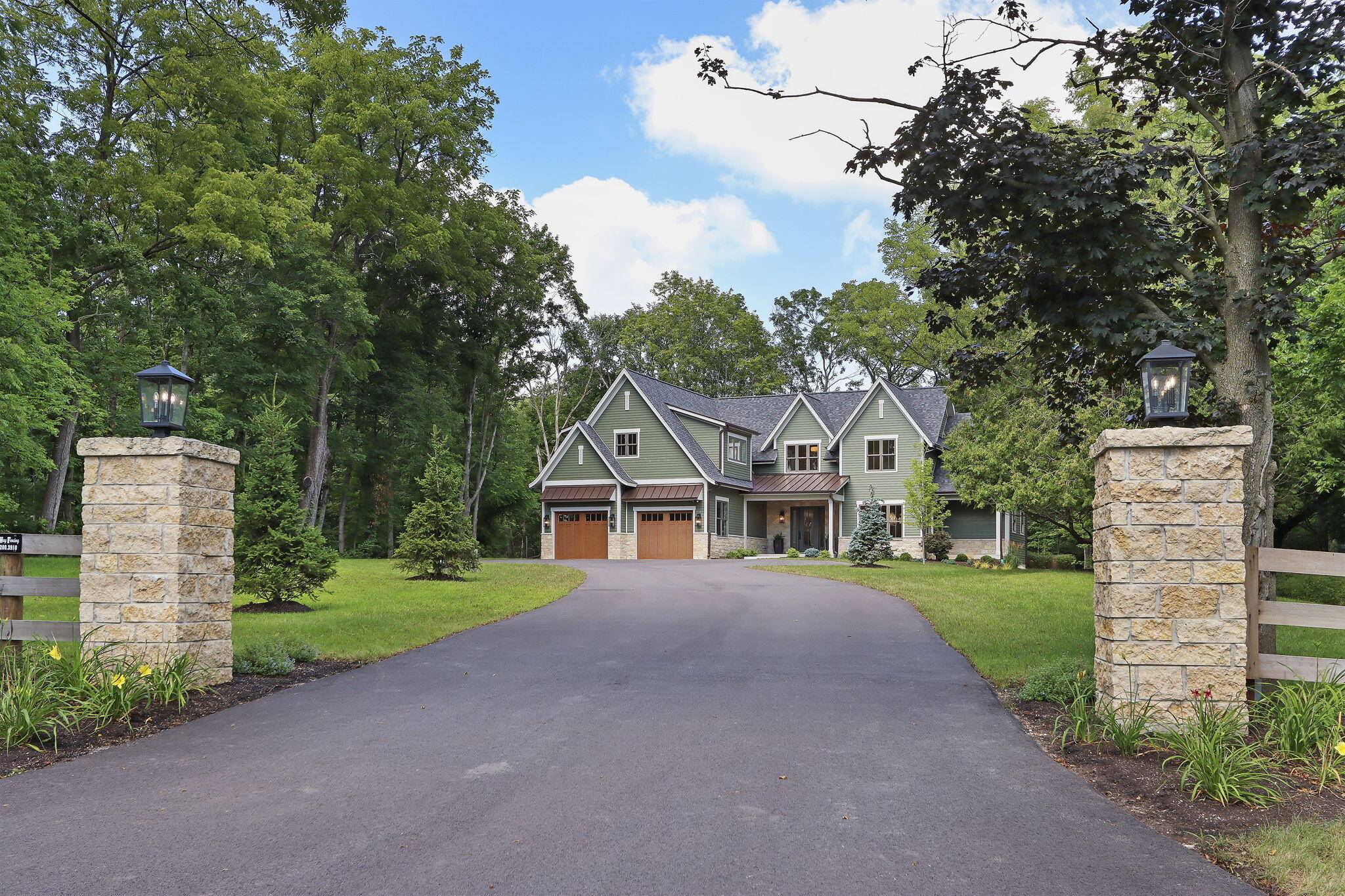 1-web-or-mls-3650 Snake Rd, Lake Geneva,