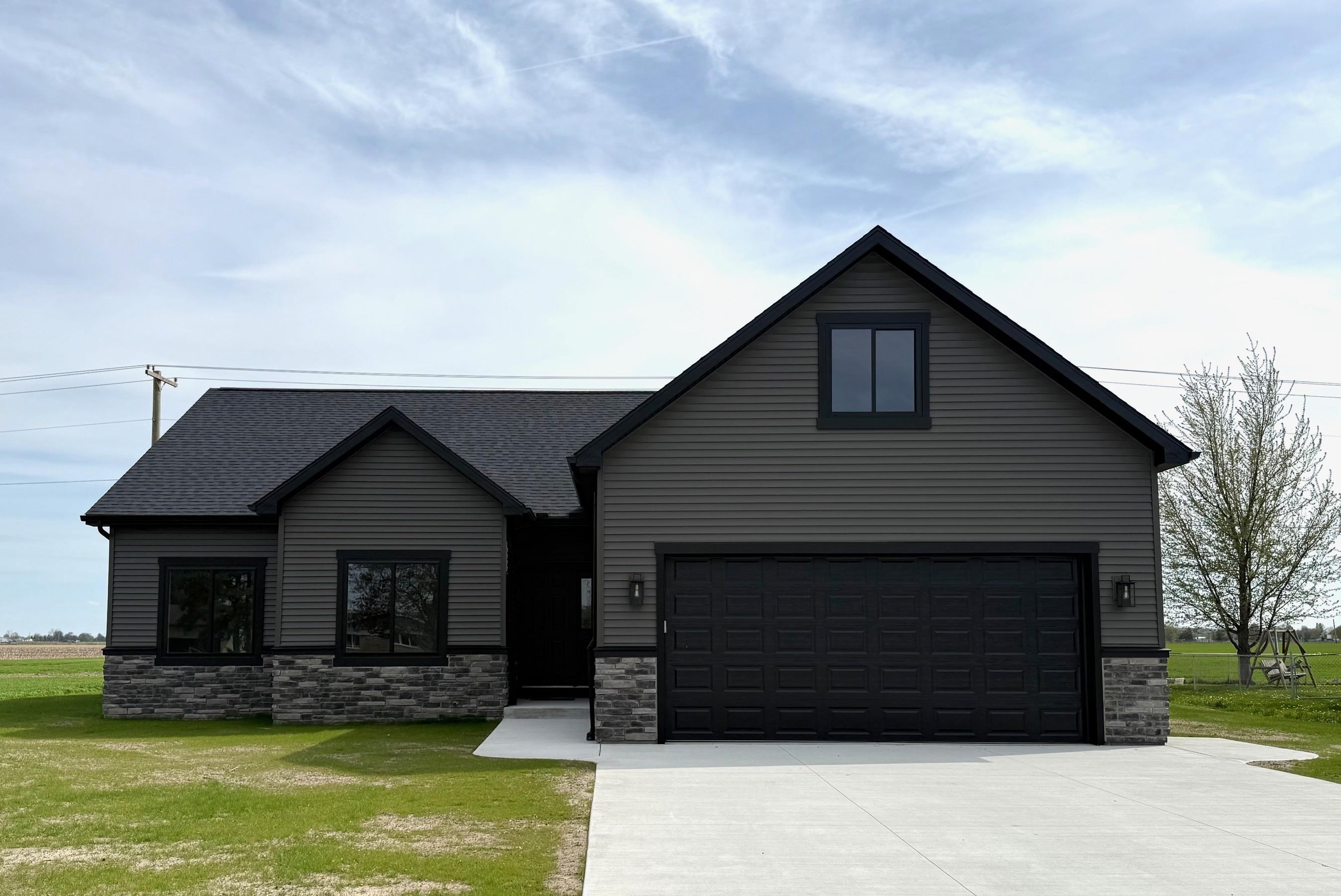 267 West Midland Road Auburn, MI 48611 - Photo 1 of 21